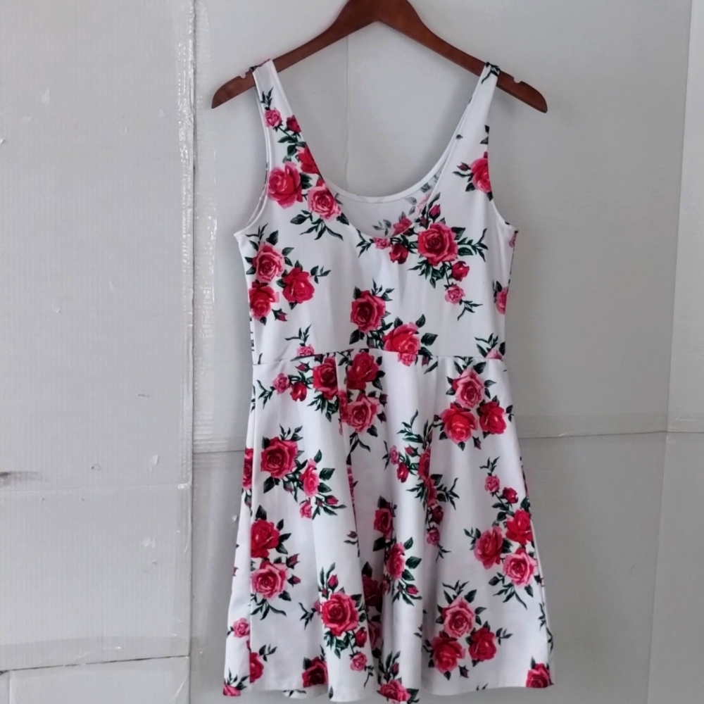 Floral dress by Divided ( H &M ) size 12 - Picture 1 of 6